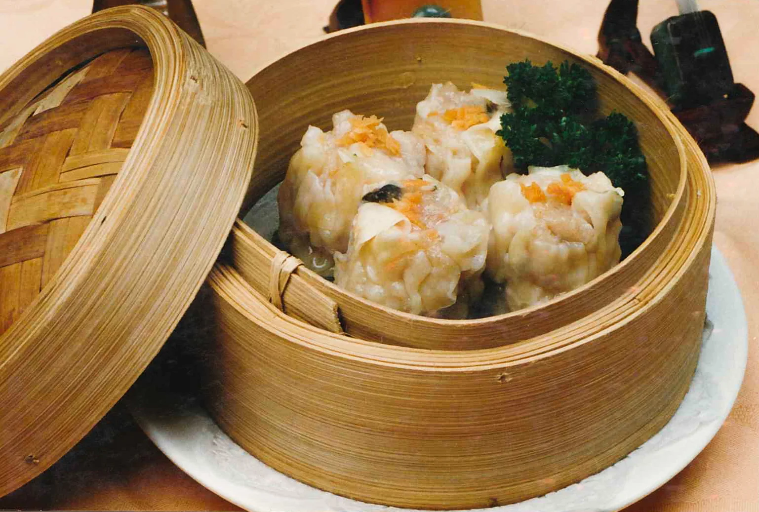Dim sum dans un panier vapeur